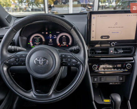 Белый Тойота Yaris Cross, объемом двигателя 1.49 л и пробегом 1 тыс. км за 33542 $, фото 8 на Automoto.ua
