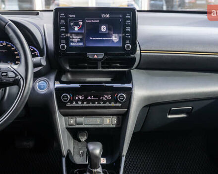 Белый Тойота Yaris Cross, объемом двигателя 1.49 л и пробегом 16 тыс. км за 30748 $, фото 14 на Automoto.ua