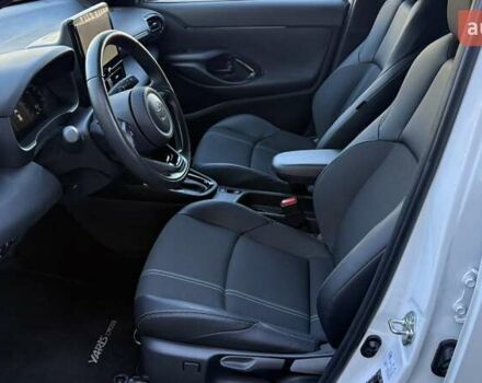 Белый Тойота Yaris Cross, объемом двигателя 1.49 л и пробегом 2 тыс. км за 33898 $, фото 11 на Automoto.ua
