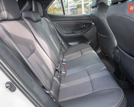 Белый Тойота Yaris Cross, объемом двигателя 1.49 л и пробегом 16 тыс. км за 30748 $, фото 6 на Automoto.ua