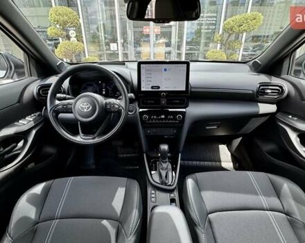 Белый Тойота Yaris Cross, объемом двигателя 1.49 л и пробегом 2 тыс. км за 33204 $, фото 24 на Automoto.ua