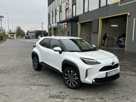 Белый Тойота Yaris Cross, объемом двигателя 1.49 л и пробегом 49 тыс. км за 25000 $, фото 1 на Automoto.ua