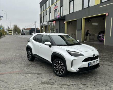 Белый Тойота Yaris Cross, объемом двигателя 1.49 л и пробегом 49 тыс. км за 25000 $, фото 1 на Automoto.ua