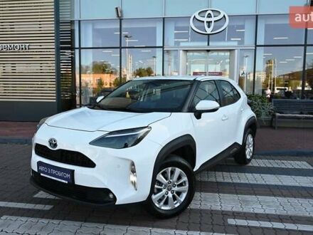 Білий Тойота Yaris Cross, об'ємом двигуна 1.49 л та пробігом 47 тис. км за 25675 $, фото 1 на Automoto.ua