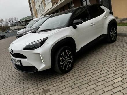 Білий Тойота Yaris Cross, об'ємом двигуна 1.49 л та пробігом 71 тис. км за 27400 $, фото 1 на Automoto.ua