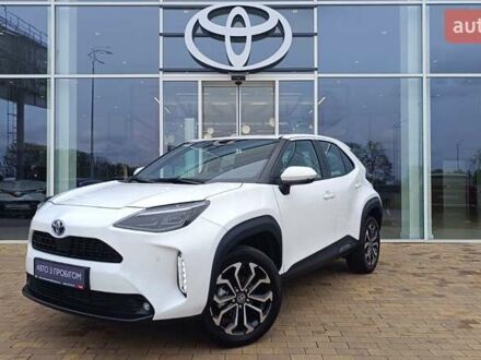 Тойота Yaris Cross 2023 в Киеве на Automoto.ua Белый Тойота Yaris Cross, объемом двигателя 1.49 л и пробегом 2 тыс. км за 28943 $, фото 1 на Automoto.ua