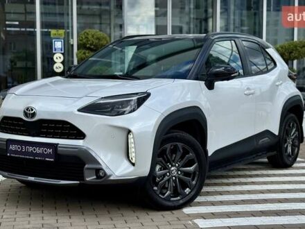 Белый Тойота Yaris Cross, объемом двигателя 1.49 л и пробегом 2 тыс. км за 33204 $, фото 1 на Automoto.ua