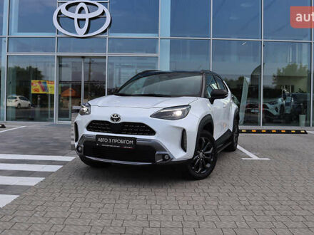 Тойота Yaris Cross 2024 у Рівному на Automoto.ua Білий Тойота Yaris Cross, об'ємом двигуна 1.49 л та пробігом 4 тис. км за 33500 $, фото 1 на Automoto.ua