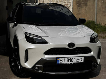 Білий Тойота Yaris Cross, об'ємом двигуна 1.49 л та пробігом 8 тис. км за 35500 $, фото 1 на Automoto.ua