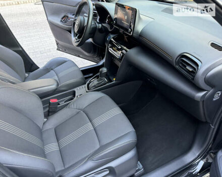 Чорний Тойота Yaris Cross, об'ємом двигуна 1.49 л та пробігом 47 тис. км за 26900 $, фото 34 на Automoto.ua
