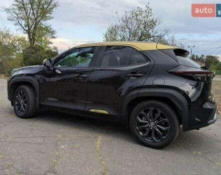 Черный Тойота Yaris Cross, объемом двигателя 1.5 л и пробегом 34 тыс. км за 28300 $, фото 2 на Automoto.ua