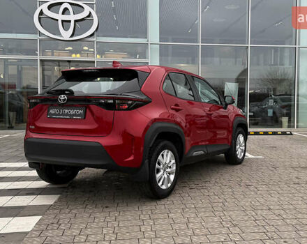 Червоний Тойота Yaris Cross, об'ємом двигуна 1.49 л та пробігом 38 тис. км за 24900 $, фото 17 на Automoto.ua