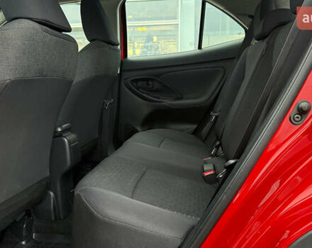 Червоний Тойота Yaris Cross, об'ємом двигуна 1.49 л та пробігом 38 тис. км за 24900 $, фото 10 на Automoto.ua