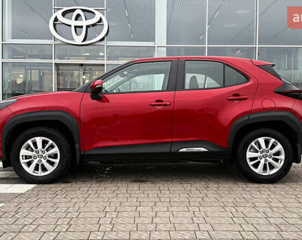 Червоний Тойота Yaris Cross, об'ємом двигуна 1.49 л та пробігом 38 тис. км за 24900 $, фото 2 на Automoto.ua