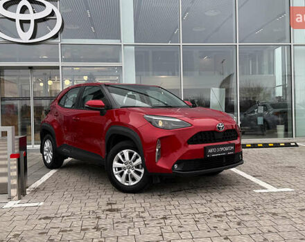 Червоний Тойота Yaris Cross, об'ємом двигуна 1.49 л та пробігом 38 тис. км за 24900 $, фото 18 на Automoto.ua