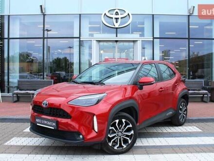 Тойота Yaris Cross 2024 в Киеве на Automoto.ua Красный Тойота Yaris Cross, объемом двигателя 1.49 л и пробегом 32 тыс. км за 26867 $, фото 1 на Automoto.ua