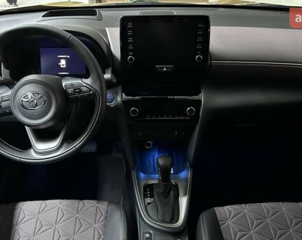 купить новое авто Тойота Yaris Cross 2024 года от официального дилера Тойота на Столичному Тойота фото