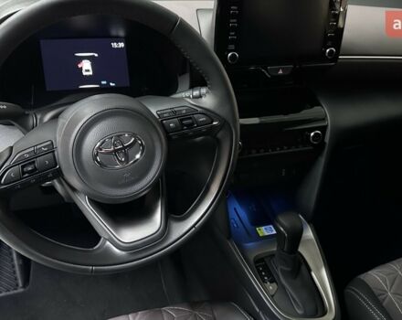 купить новое авто Тойота Yaris Cross 2024 года от официального дилера Тойота на Столичному Тойота фото