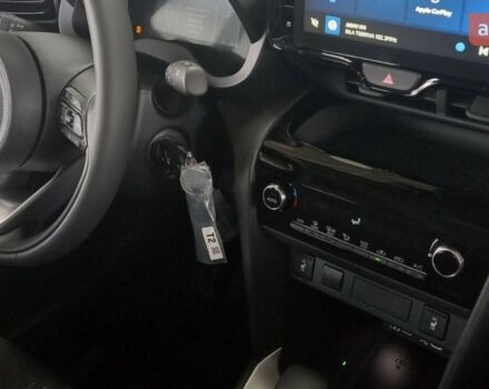 Тойота Yaris Cross, объемом двигателя 1.49 л и пробегом 0 тыс. км за 28688 $, фото 32 на Automoto.ua