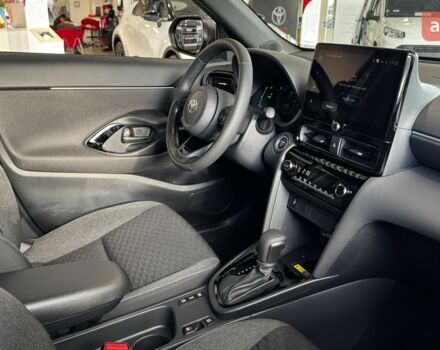 Тойота Yaris Cross, объемом двигателя 1.49 л и пробегом 0 тыс. км за 31254 $, фото 7 на Automoto.ua