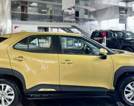 купить новое авто Тойота Yaris Cross 2024 года от официального дилера Тойота на Столичному Тойота фото