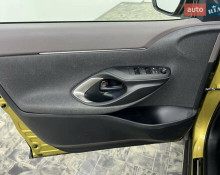 Желтый Тойота Yaris Cross, объемом двигателя 1.49 л и пробегом 15 тыс. км за 28900 $, фото 17 на Automoto.ua