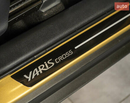 Желтый Тойота Yaris Cross, объемом двигателя 1.49 л и пробегом 15 тыс. км за 28999 $, фото 7 на Automoto.ua