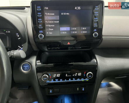 Желтый Тойота Yaris Cross, объемом двигателя 1.49 л и пробегом 15 тыс. км за 28900 $, фото 12 на Automoto.ua
