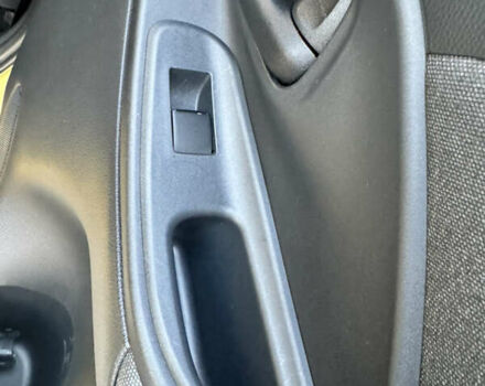 Желтый Тойота Yaris Cross, объемом двигателя 1.49 л и пробегом 63 тыс. км за 27000 $, фото 9 на Automoto.ua