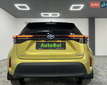 Желтый Тойота Yaris Cross, объемом двигателя 1.49 л и пробегом 15 тыс. км за 28900 $, фото 3 на Automoto.ua