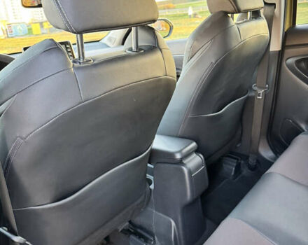 Желтый Тойота Yaris Cross, объемом двигателя 1.49 л и пробегом 63 тыс. км за 27000 $, фото 20 на Automoto.ua