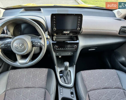 Желтый Тойота Yaris Cross, объемом двигателя 1.49 л и пробегом 63 тыс. км за 27000 $, фото 19 на Automoto.ua