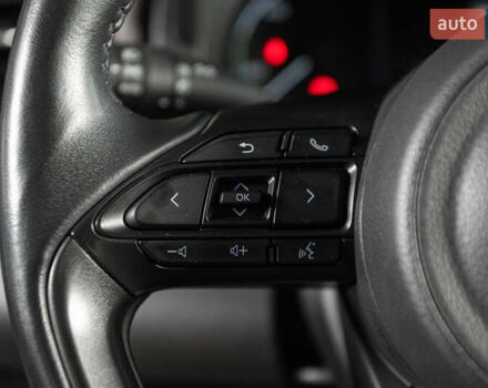 Желтый Тойота Yaris Cross, объемом двигателя 1.49 л и пробегом 15 тыс. км за 28999 $, фото 24 на Automoto.ua