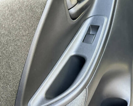 Желтый Тойота Yaris Cross, объемом двигателя 1.49 л и пробегом 63 тыс. км за 27000 $, фото 7 на Automoto.ua