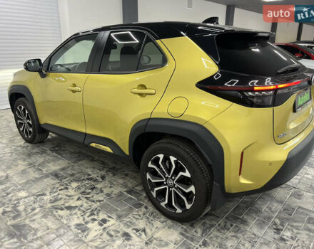 Желтый Тойота Yaris Cross, объемом двигателя 1.49 л и пробегом 15 тыс. км за 28900 $, фото 4 на Automoto.ua