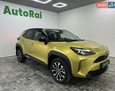 Желтый Тойота Yaris Cross, объемом двигателя 1.49 л и пробегом 15 тыс. км за 28900 $, фото 1 на Automoto.ua
