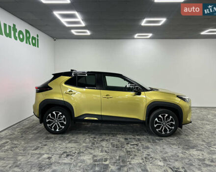 Желтый Тойота Yaris Cross, объемом двигателя 1.49 л и пробегом 15 тыс. км за 28900 $, фото 2 на Automoto.ua