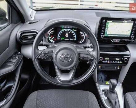 Желтый Тойота Yaris Cross, объемом двигателя 1.49 л и пробегом 36 тыс. км за 25029 $, фото 8 на Automoto.ua