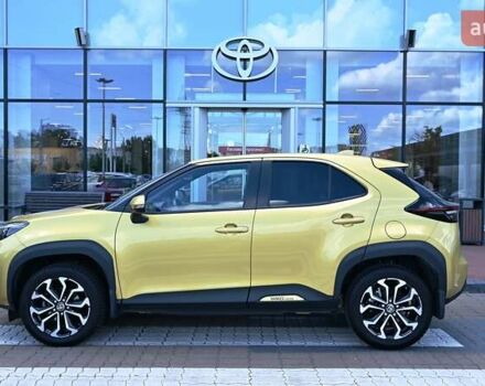 Жовтий Тойота Yaris Cross, об'ємом двигуна 1.49 л та пробігом 44 тис. км за 25880 $, фото 2 на Automoto.ua