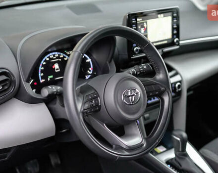 Желтый Тойота Yaris Cross, объемом двигателя 1.49 л и пробегом 36 тыс. км за 25029 $, фото 12 на Automoto.ua