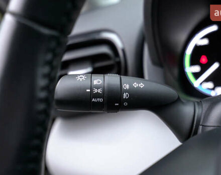 Желтый Тойота Yaris Cross, объемом двигателя 1.49 л и пробегом 36 тыс. км за 25029 $, фото 17 на Automoto.ua