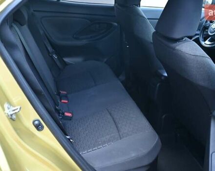 Жовтий Тойота Yaris Cross, об'ємом двигуна 1.49 л та пробігом 44 тис. км за 25880 $, фото 6 на Automoto.ua