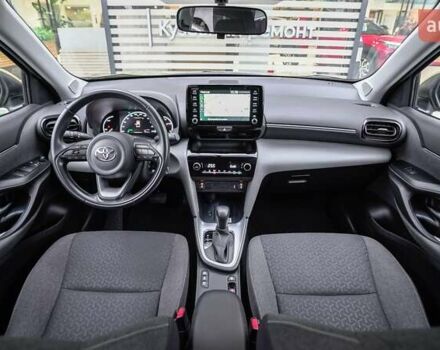 Желтый Тойота Yaris Cross, объемом двигателя 1.49 л и пробегом 36 тыс. км за 25029 $, фото 7 на Automoto.ua