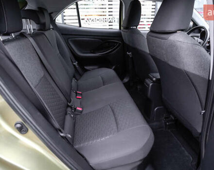 Желтый Тойота Yaris Cross, объемом двигателя 1.49 л и пробегом 36 тыс. км за 25029 $, фото 6 на Automoto.ua