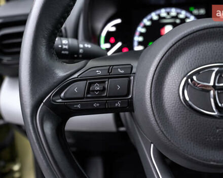 Желтый Тойота Yaris Cross, объемом двигателя 1.49 л и пробегом 36 тыс. км за 25029 $, фото 15 на Automoto.ua