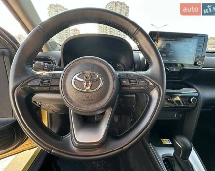 Желтый Тойота Yaris Cross, объемом двигателя 1.49 л и пробегом 33 тыс. км за 26550 $, фото 25 на Automoto.ua