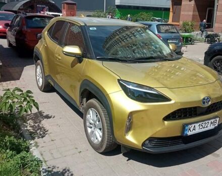 Желтый Тойота Yaris Cross, объемом двигателя 1.49 л и пробегом 1 тыс. км за 28749 $, фото 2 на Automoto.ua