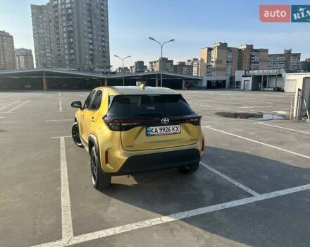 Желтый Тойота Yaris Cross, объемом двигателя 1.49 л и пробегом 33 тыс. км за 26550 $, фото 4 на Automoto.ua