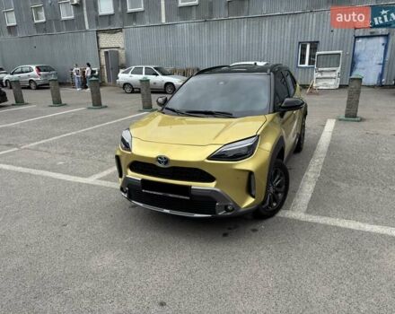 Желтый Тойота Yaris Cross, объемом двигателя 1.49 л и пробегом 17 тыс. км за 27499 $, фото 4 на Automoto.ua