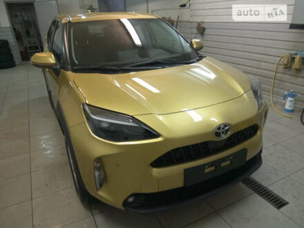 Желтый Тойота Yaris Cross, объемом двигателя 1.5 л и пробегом 20 тыс. км за 25000 $, фото 1 на Automoto.ua